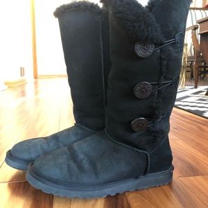 UGG boots | size 9 | tall | Bailey Button